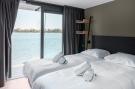 VakantiehuisNederland - : Lakeside Resort Brielle 4