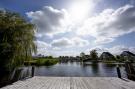 FerienhausNiederlande - : Villa aan het water in Terherne