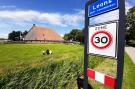 Holiday homeNetherlands - : Friese Villa 3 6 pers met sloep optioneel bij te b