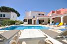 Holiday homePortugal - : Villa Correia - Cornelia